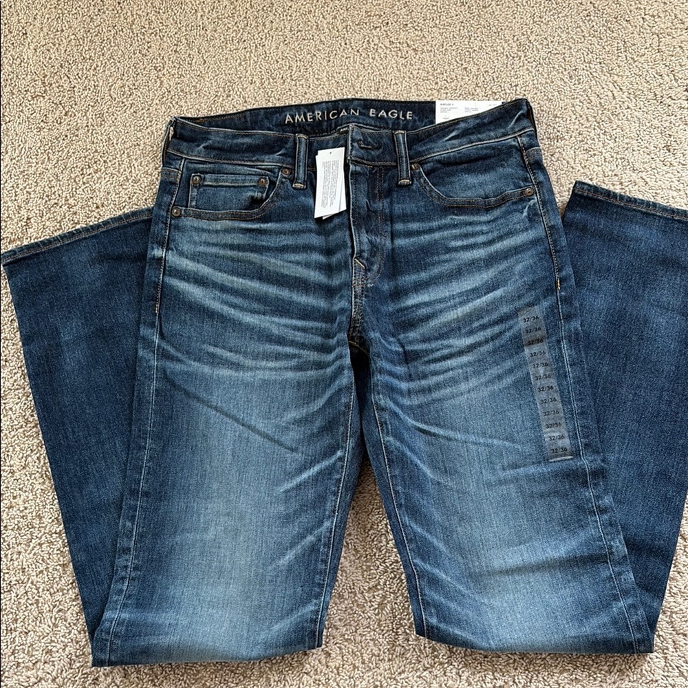 NWT- American Eagle Outfitters Original Straight Airflex Jeans 32x36
